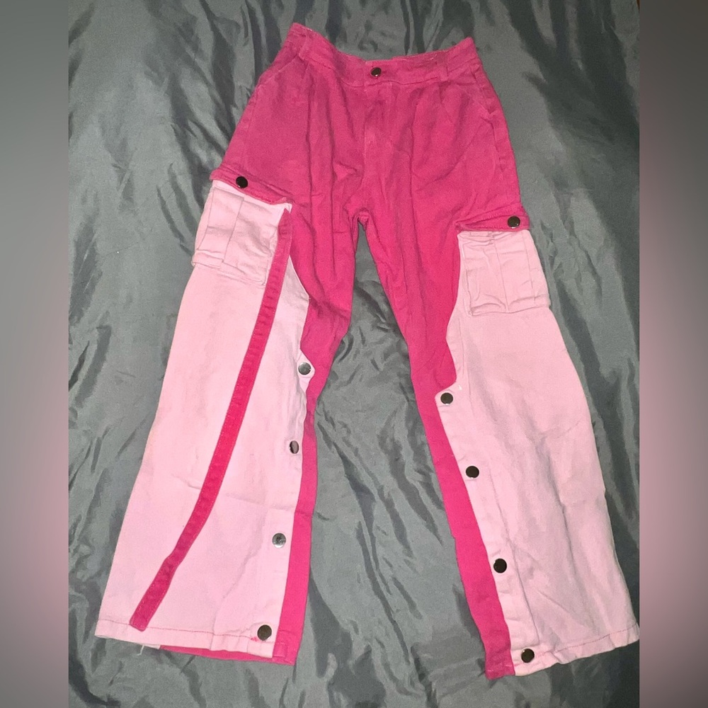 Hot pink cargo jeans đź’ž - Picture 2 of 5
